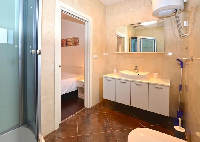 Serenity アパート ロヴィンスコ・セロ